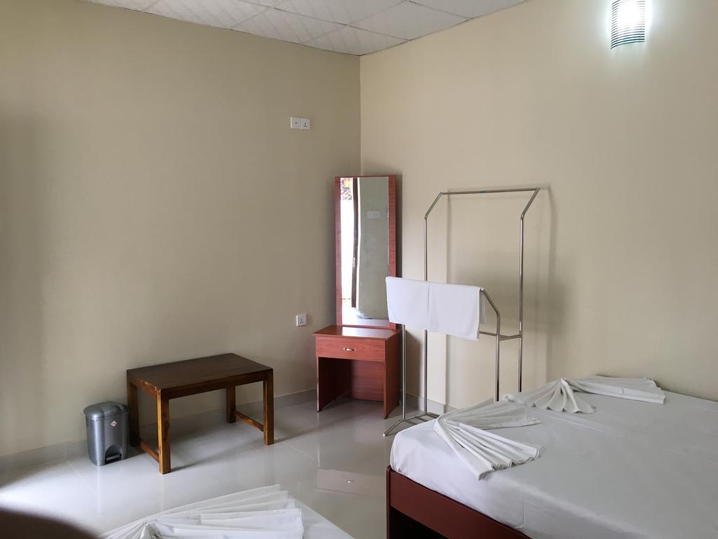 Lavonka Tourist Rest Hotel Анурадхапура Екстериор снимка
