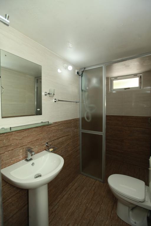 Lavonka Tourist Rest Hotel Анурадхапура Екстериор снимка