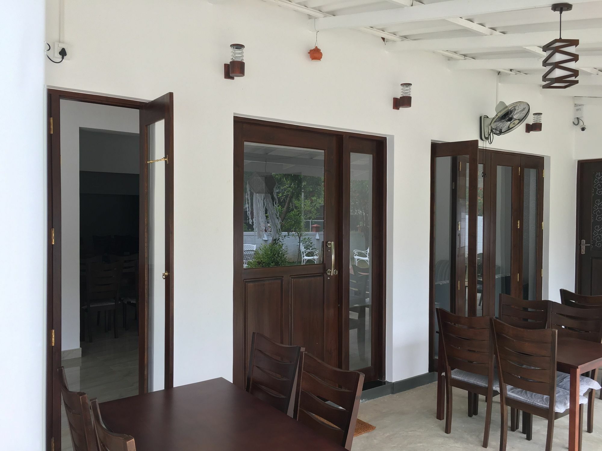 Lavonka Tourist Rest Hotel Анурадхапура Екстериор снимка