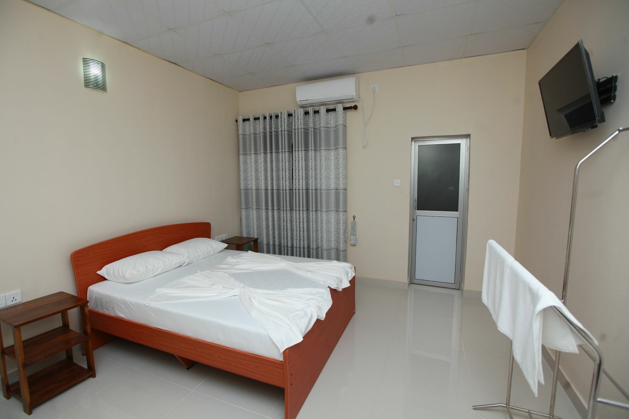 Lavonka Tourist Rest Hotel Анурадхапура Екстериор снимка
