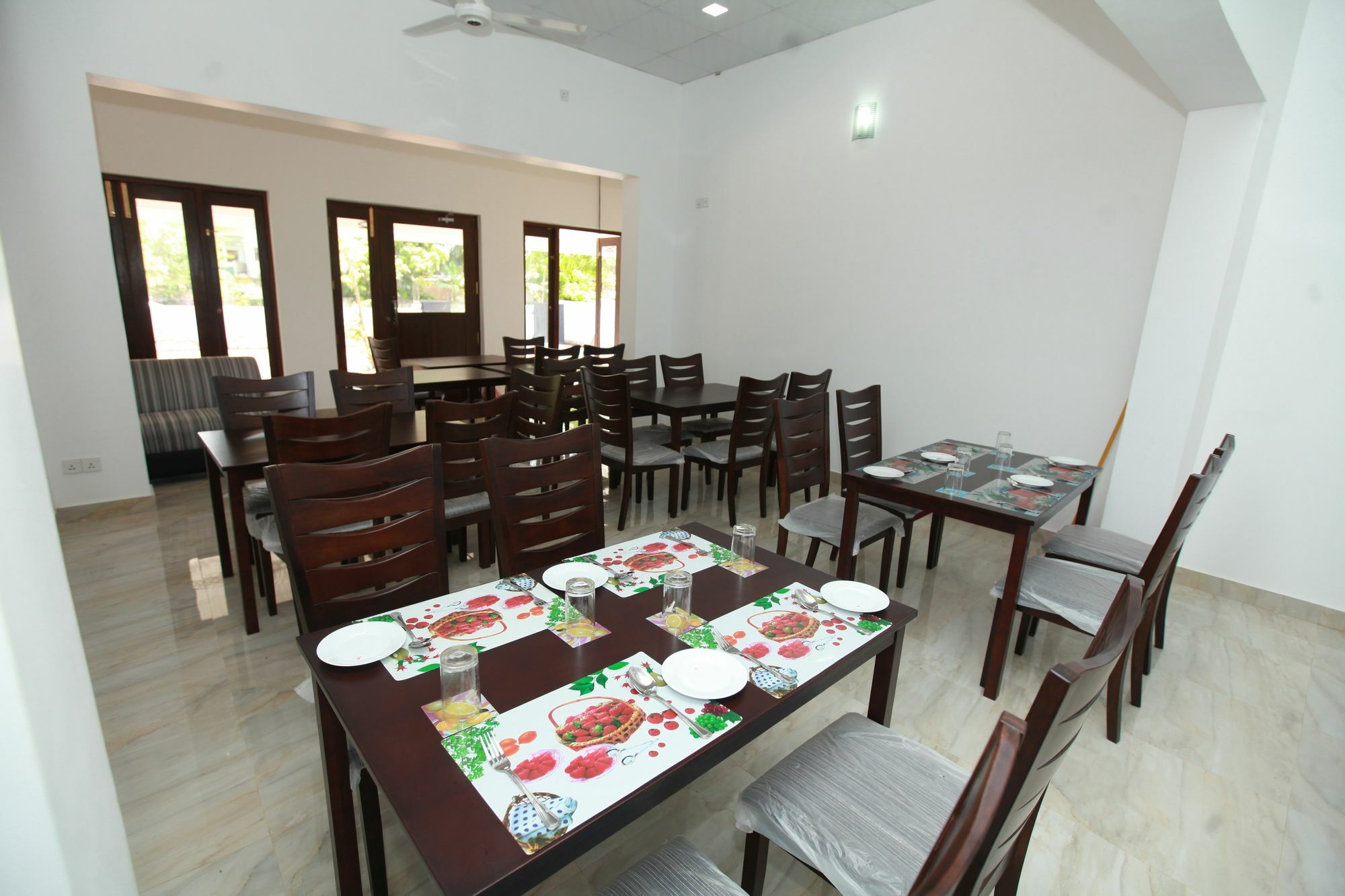 Lavonka Tourist Rest Hotel Анурадхапура Екстериор снимка