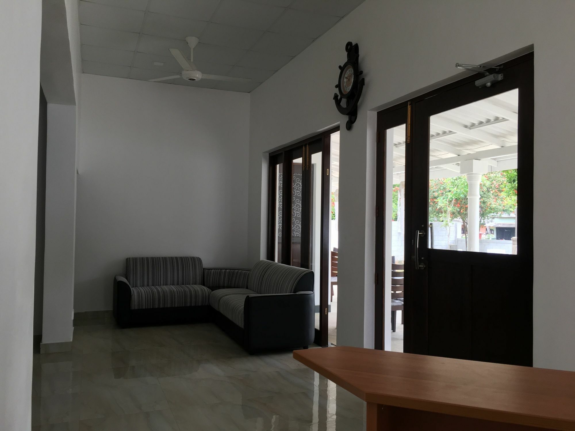 Lavonka Tourist Rest Hotel Анурадхапура Екстериор снимка
