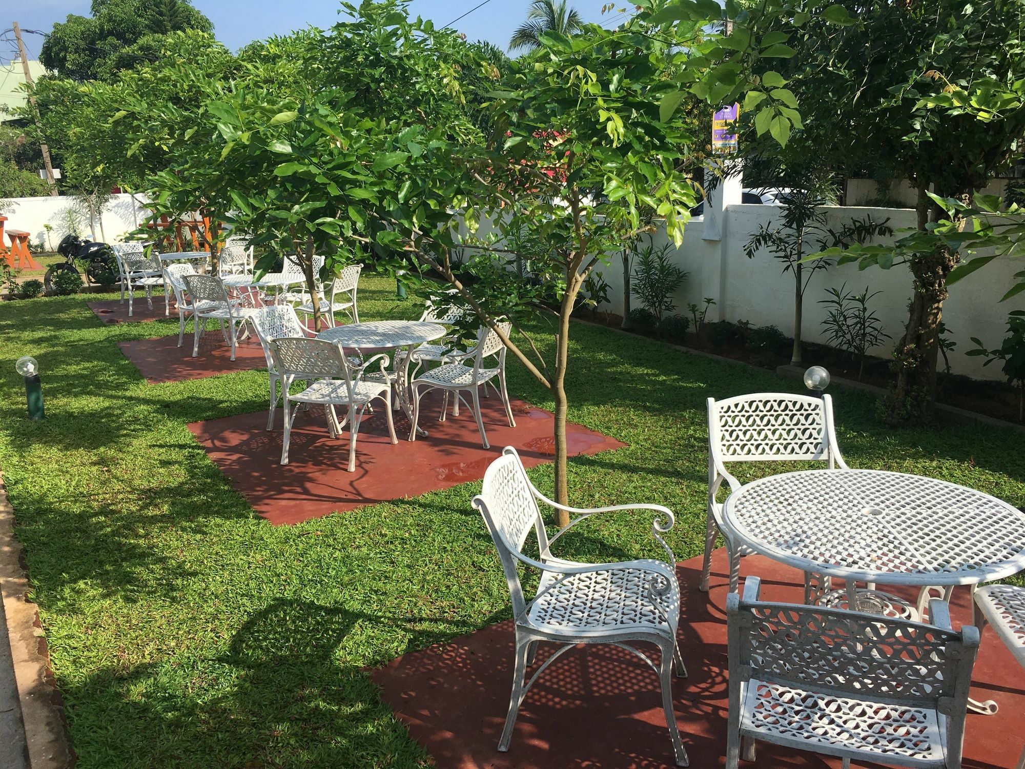 Lavonka Tourist Rest Hotel Анурадхапура Екстериор снимка